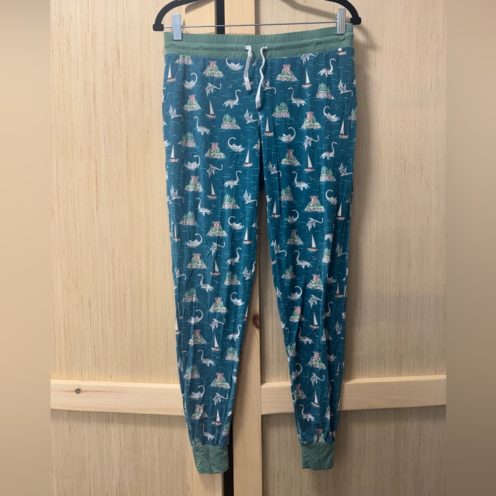 Sleepy Sloth Women’s Bamboo Pajamas Size Small Nessie